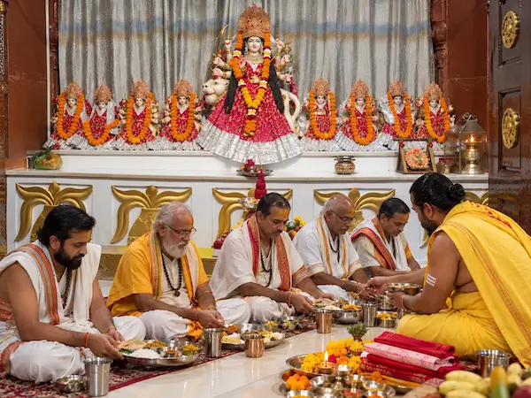 ब्राह्मण सेवा - नवरात्रि नवार्ण महायज्ञ में ब्राह्मणों को दक्षिणा, भोज और वस्त्र में सहयोग, सिद्ध नव-दुर्गा मंदिर